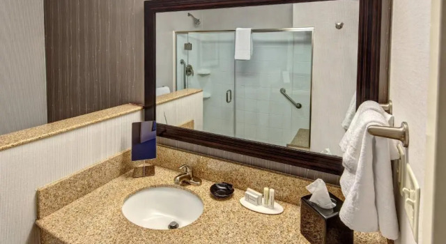 1 soveværelse i dobbelt suite Courtyard Lima