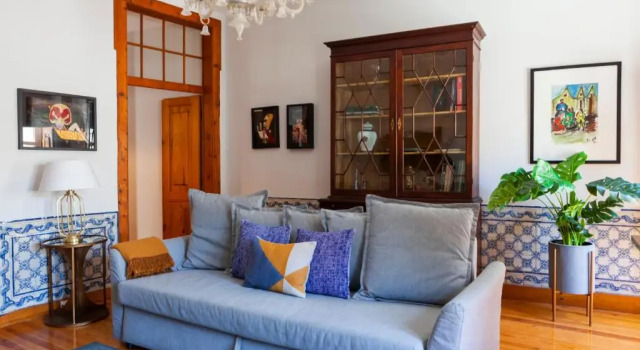 Alfama Terrace Apartment With Authentic XVIII Tiles And Historic Notes 3 Bedrooms & 2 Bathrooms AC