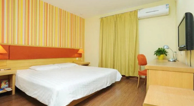 Home Inn Jiaozhou Guangzhou Road, Prenota Hotel Hotel a Shandong con parcheggio, Parcheggio