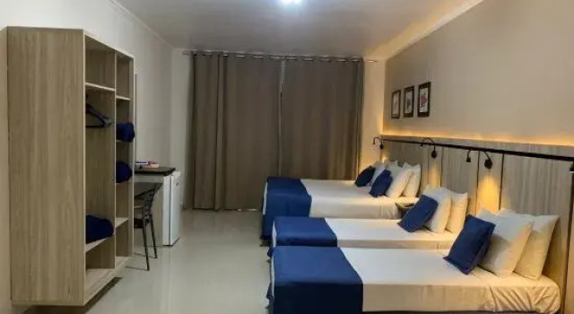 Четырёхместный люкс Kunming Zhongyu Hotel