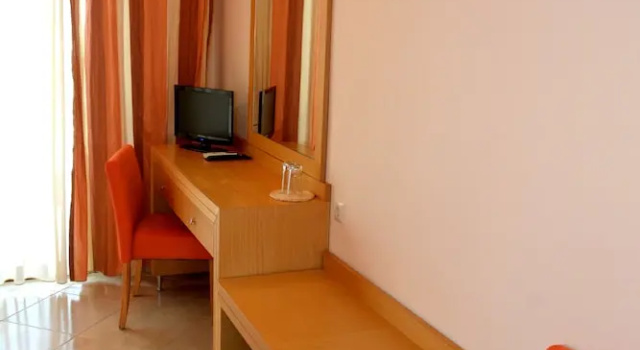 Двухместный номер Standard с балконом и с видом на горы Evia Hotel & Suites