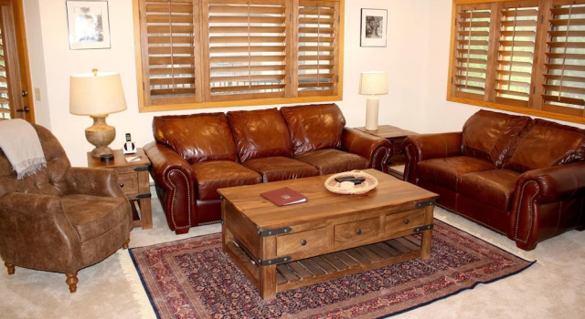 Woods Manor Condo