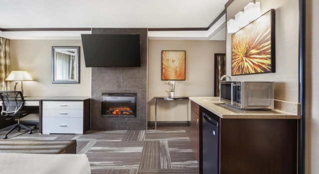 Двухместный люкс Best Western Plus Edmonton Airport Hotel