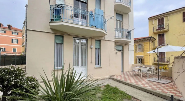 Apartment 8 1/2 Imperia