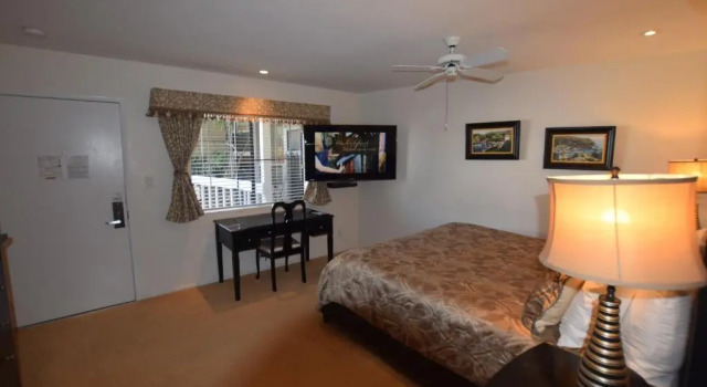 Двухместный номер Standard Catalina Courtyard Suites