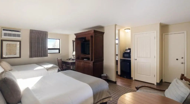 Четырёхместный номер Standard The Inn at Tomichi Village