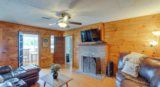 Renovated Lakefront House w/ Dock: Pets Welcome!, Boek Hotel New Marlborough Butternut Ski