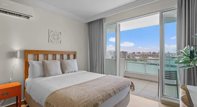 Oceanfront Old San Juan Charm Private Rooftop, Забронировать Апартаменты/квартира Сан-Хуан-Антигуо , рядом с Конференц-центр Пуэрто-Рико