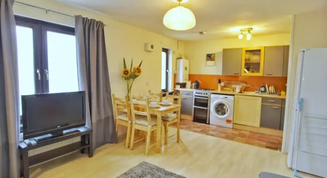 1 Bedroom Festival Flat Near The Meadows for 2, Забронировать Отель Отели Эдинбурга 3 звезды, рядом с Church of St Andrew &amp; St George, 3*