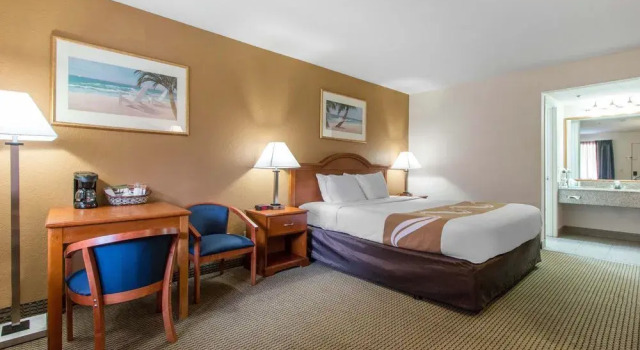Quality Inn & Suites Redwood Coast