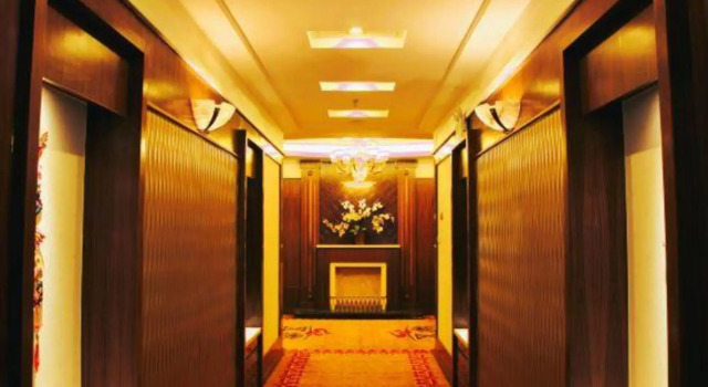 Chuxiong Mansion Yi Ren Hotel- Kunming, Rezerwuj Hotel Hotele w Kunming z parkingiem, Parking