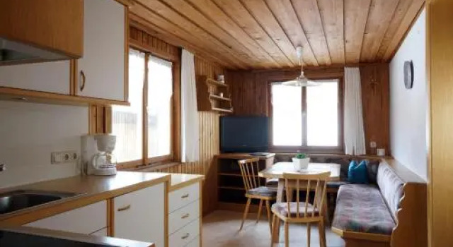 Gästehaus Helga Bär, Book Apartment Hotels in Vorarlberg with Parking, Parking