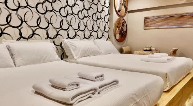 JIAYAN 1st floor,10-minute walk from Osaka Castle Park,8 minutes to three subway lines, Забронировать Отель Осака префектура Осака, рядом с Hokoku Shrine