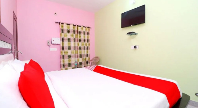 Oyo 39852 Hotel Noor