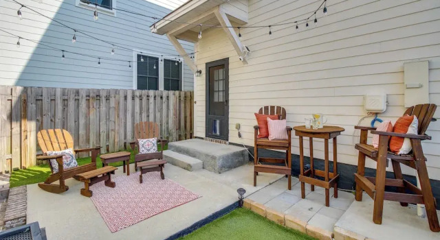 Апартаменты Cozy Savannah Vacation Rental w/ Fenced Courtyard!