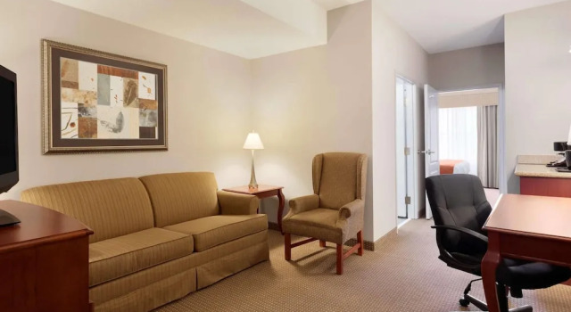 Люкс Country Inn & Suites by Radisson, Harrisonburg, VA
