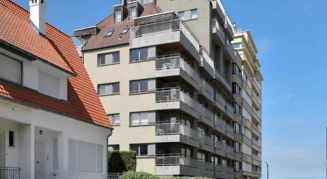 Duplex at Albert Beach with Stunning Sea Views, Prenota Appartamento Hotel a Fiandre Occidentali con parcheggio, Parcheggio
