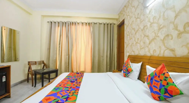 Номер Premium FabHotel Vagmi- 900m from Sikanderpur Metro Station Gurgaon
