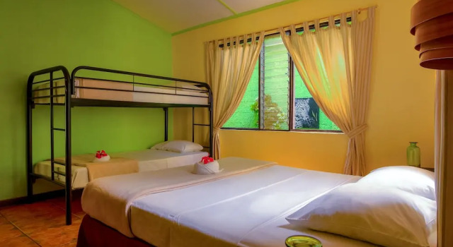 Dushi Vida Country Inn, Varaa Hotelli Hotellit Alajuela uima-altaalla, Uima-allas