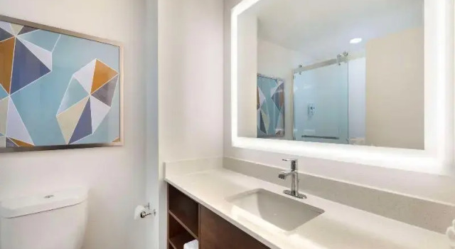 Четырёхместный люкс Comfort Suites Titusville near Kennedy Space Center