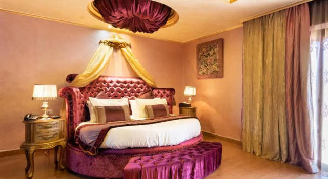 Люкс с видом на город Q Hotel
