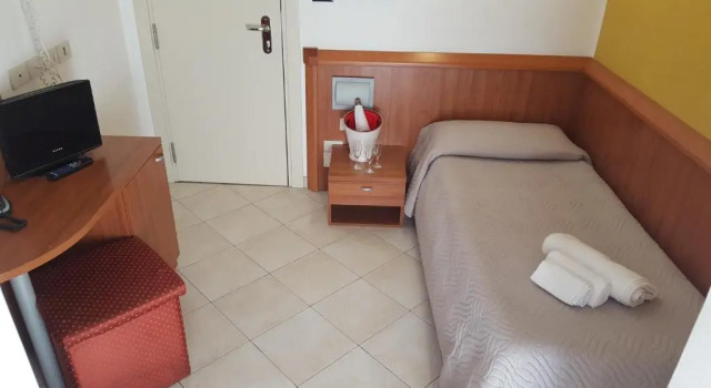 Номер Economy hotel bengasi