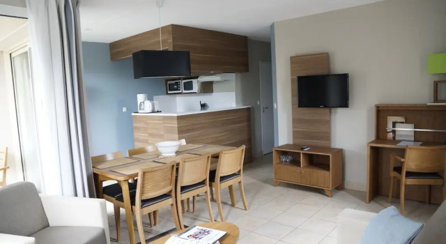 Кровать в общем номере с 2 комнатами Residence Reine Marine