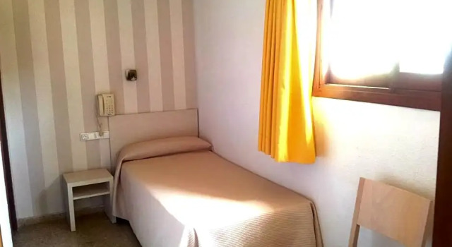 Трёхместный номер Standard с красивым видом из окна Hotel Tramontana