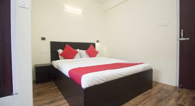 OYO 18536 Batasia Guest House, Buchen Sie Pension Hotels in Westbengalen mit Parkplatz, Parkplätze