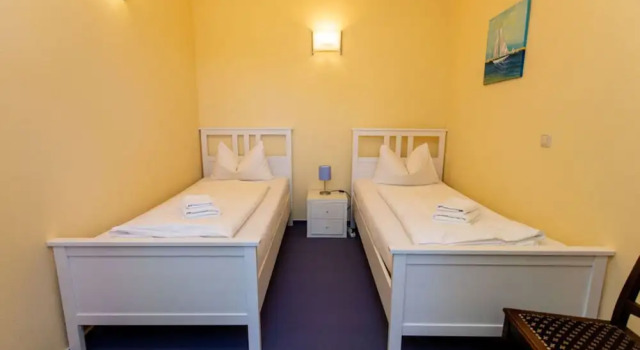 4 Villa Blanck Comfortable Holiday Residence, Забронировать Вилла Отели Мекленбургское поозёрье с парковкой, Парковка
