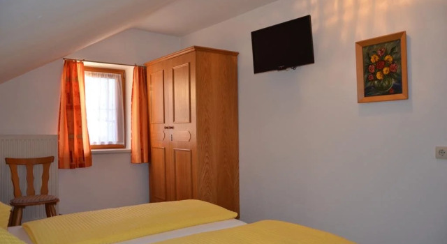 Christl's Hof, Book Hotel Hotels in Haiming with Parking, Parking