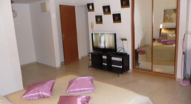 Elena Apartments, Забронировать Апартаменты/квартира Тель-Авив Тель-Авивский округ, рядом с Independence Hall Museum