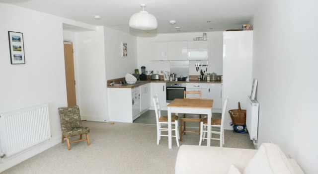 Bright 2 Bedroom Apartment in Bristol, Varaa Huoneisto Asunnot kohteessa Merseyside, Huoneisto