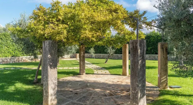 Trullo Meraviglia With Garden And Pool