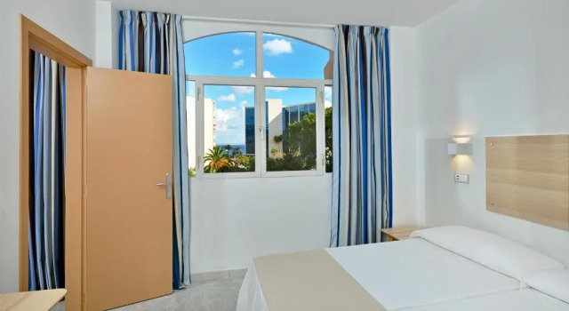 Полулюкс SOL by Meliá Lunamar Palmanova Apartamentos
