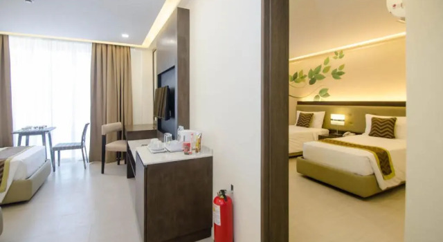 Deluxe pokoj s balkonem a a výhledem na bazén Boracay Haven Suites