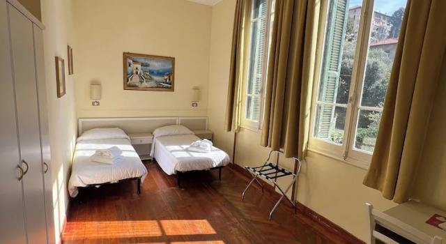 Двухместный номер Standard с балконом Hotel Petit Royal