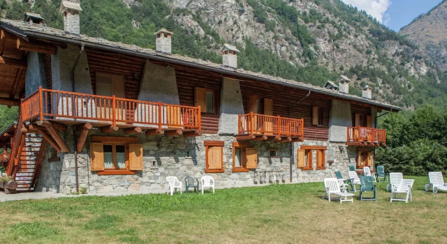 Apartment in Antey-saint-andre Near Ski Area, Забронировать Апартаменты/квартира Анте-Сент-Андре Червиния
