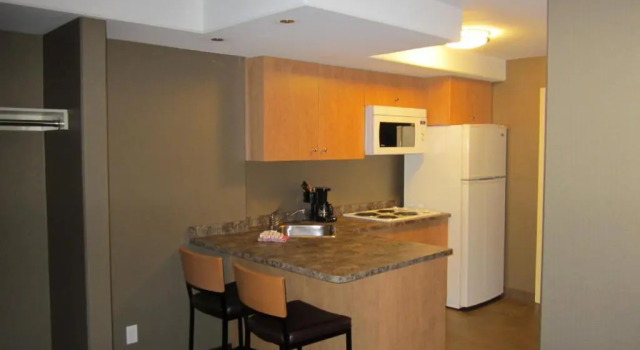 Номер Executive Woodlands Inn & Suites