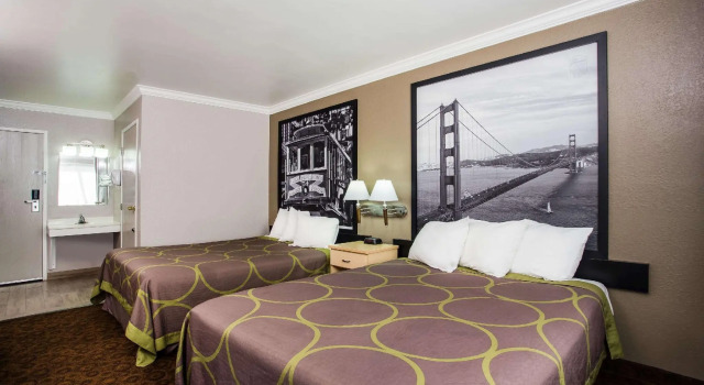 Четырёхместный номер Standard Super 8 by Wyndham Vacaville