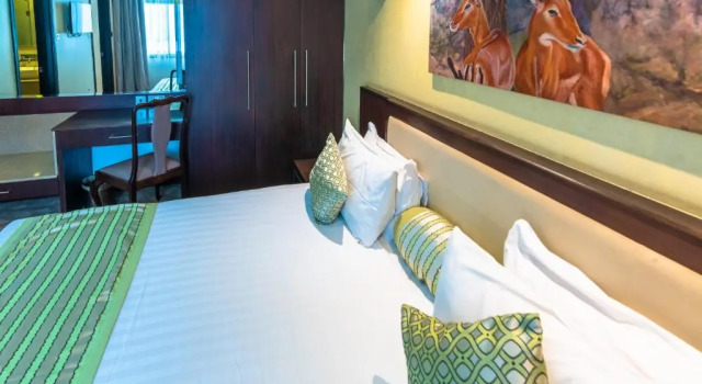 Люкс Nairobi Safari Club by Swiss-Belhotel
