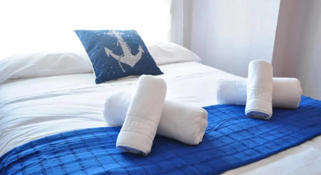 Holidays2Malaga Hermosilla 3 dormitorios & parking Wifi Fibra 600 MG, Забронировать Отель Малага - центр Малага, рядом с Музей Кармен Тиссен