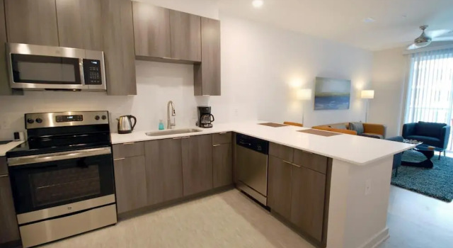 S1bd Serviced 1-br w Full Kitchen in Walkable Neighborhood, Boek Hotel SPA-hotels in Georgia, SPA