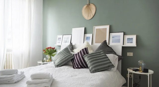 Sweet Flat near Metro Stop
