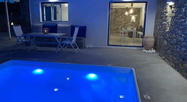 Апартаменты PARIAN WHITE LUXURY APARTMENTS