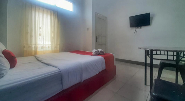 RedDoorz @ Wijaya Kusuma Samarinda, Book Hotel Samarinda 
