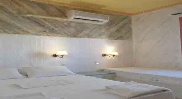 Spacious Room in Creta for 3 People, with AC, Swimming Pool and Nature