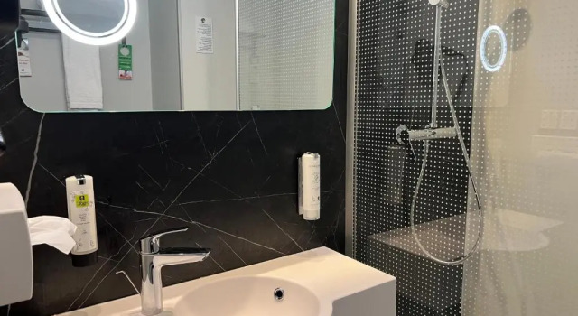 Номер Premium Logis Hôtel Des Acacias Lille Neuville en Ferrain, Restaurant lAcacias Gourmand