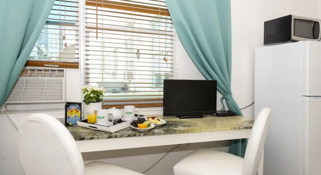Студия Comfort Norman's Hotel and Dining