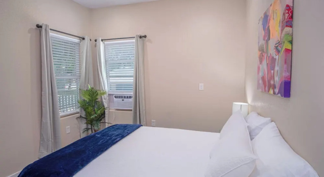 Апартаменты c 1 комнатой Fabulous Newly Renovated 1br/1ba Near Downtown